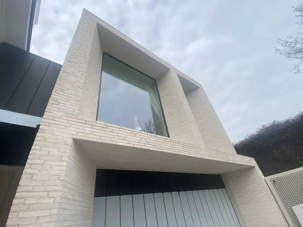 0608 S Brick