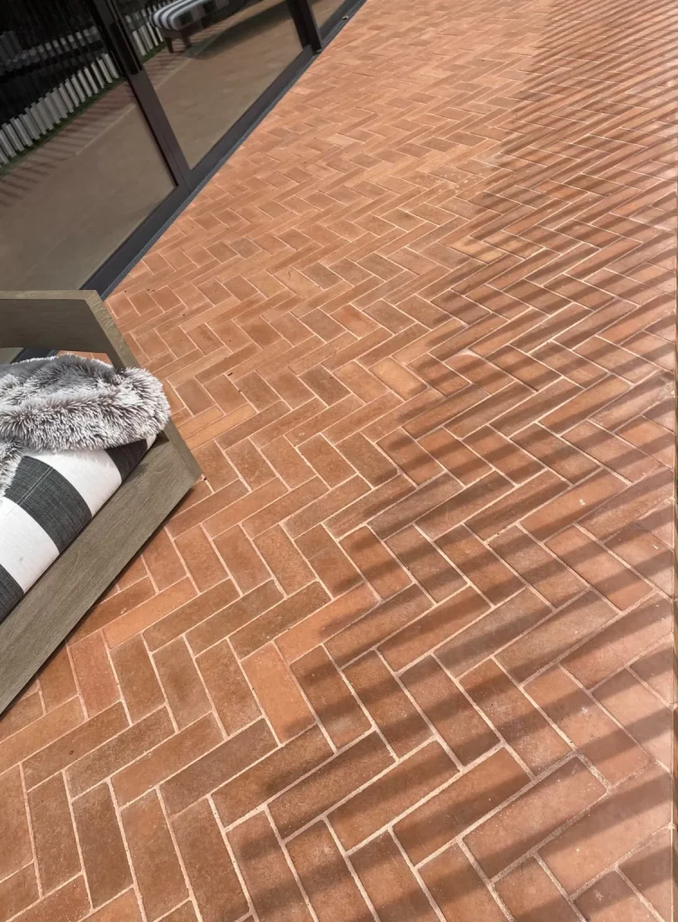 Terracotta B024 T Brick