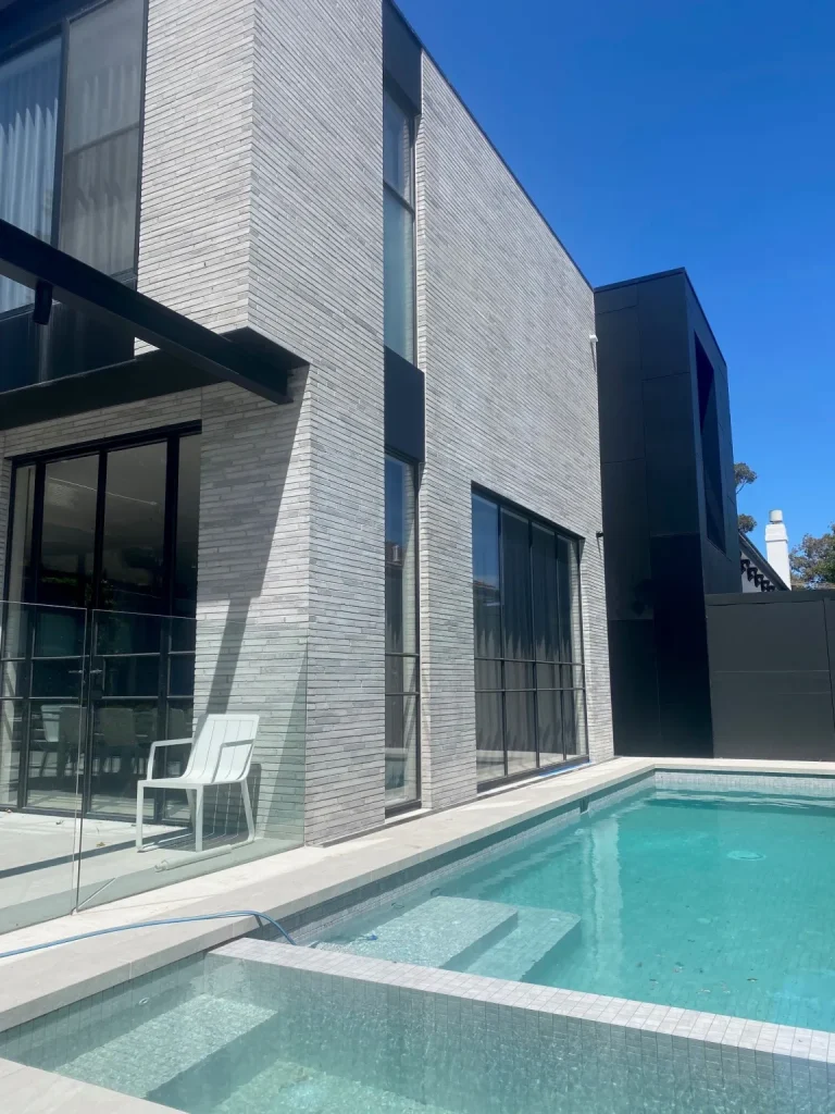 011 T Blended Brick