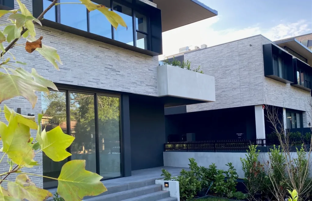 011 T Blended Brick
