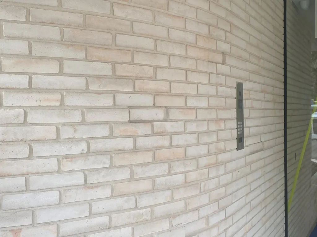 SM010 S Brick