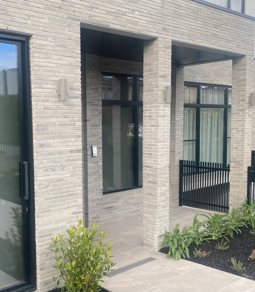 011 T Blended Brick